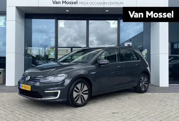 e-Golf | CAMERA | STOELVERWARMING | VOORRUITVERWARMING | CLIMATE CONTROL | ADAPTIEF CRUISECONTROL |