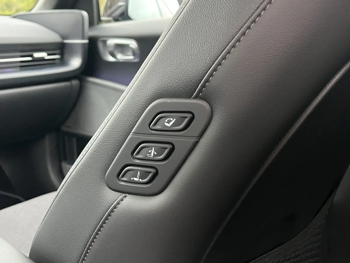 Business 77.4 kWh 229pk | Premium Audio | Adaptive cruise controle | Dodehoek detectie | Elektrische achterklep | Head-up display | 360 graden camera | Stoelverwarming | Warmtepomp | Bestuur