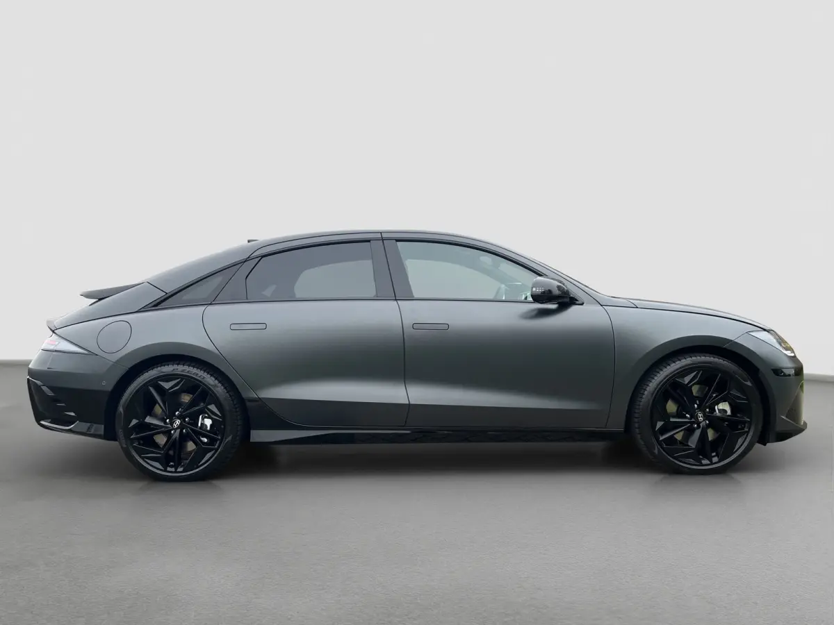 Business 77.4 kWh 229pk | Premium Audio | Adaptive cruise controle | Dodehoek detectie | Elektrische achterklep | Head-up display | 360 graden camera | Stoelverwarming | Warmtepomp | Bestuur
