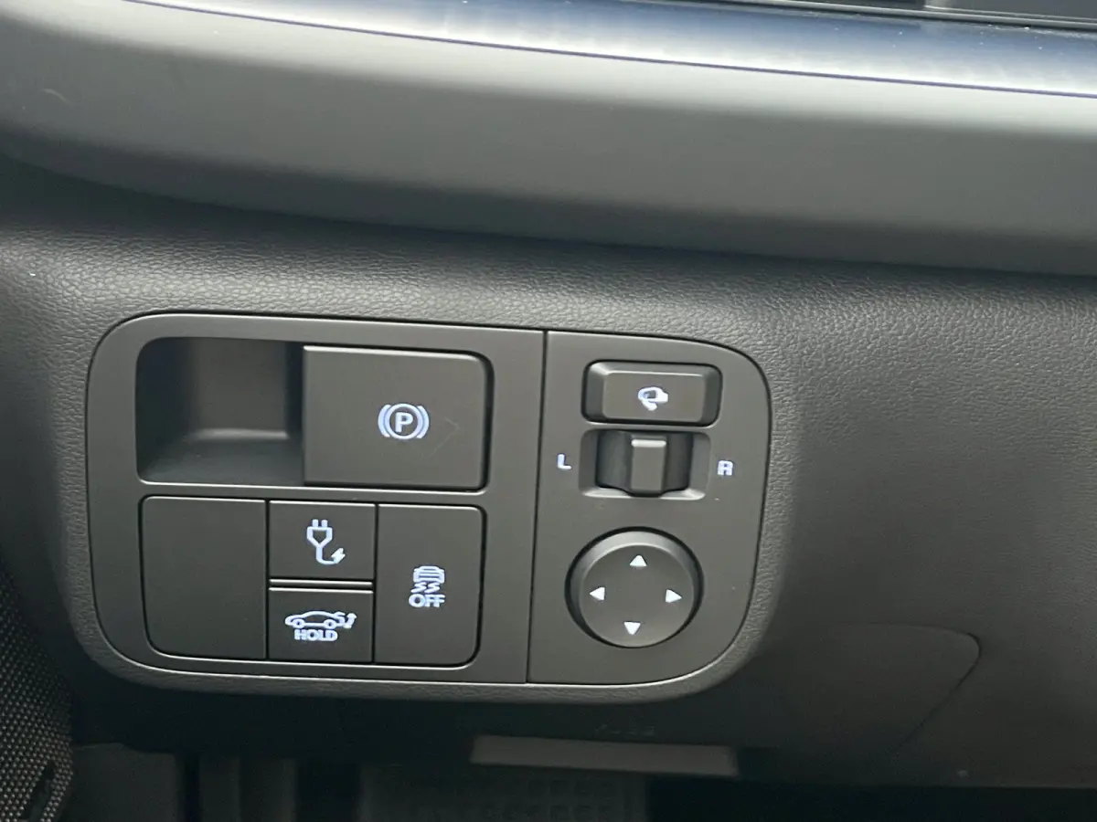 Business 77.4 kWh 229pk | Premium Audio | Adaptive cruise controle | Dodehoek detectie | Elektrische achterklep | Head-up display | 360 graden camera | Stoelverwarming | Warmtepomp | Bestuur