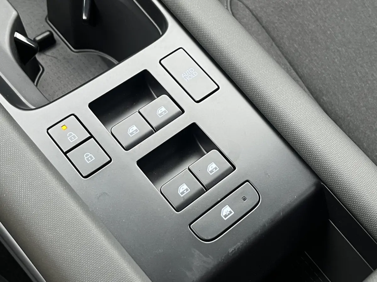Business 77.4 kWh 229pk | Premium Audio | Adaptive cruise controle | Dodehoek detectie | Elektrische achterklep | Head-up display | 360 graden camera | Stoelverwarming | Warmtepomp | Bestuur