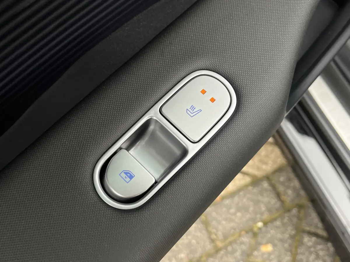 Business 77.4 kWh 229pk | Premium Audio | Adaptive cruise controle | Dodehoek detectie | Elektrische achterklep | Head-up display | 360 graden camera | Stoelverwarming | Warmtepomp | Bestuur