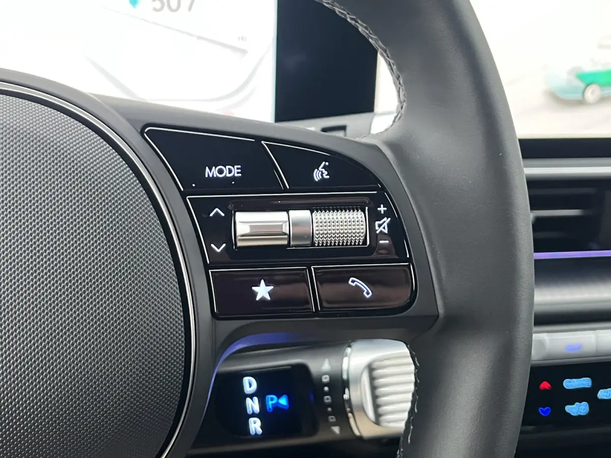 Business 77.4 kWh 229pk | Premium Audio | Adaptive cruise controle | Dodehoek detectie | Elektrische achterklep | Head-up display | 360 graden camera | Stoelverwarming | Warmtepomp | Bestuur