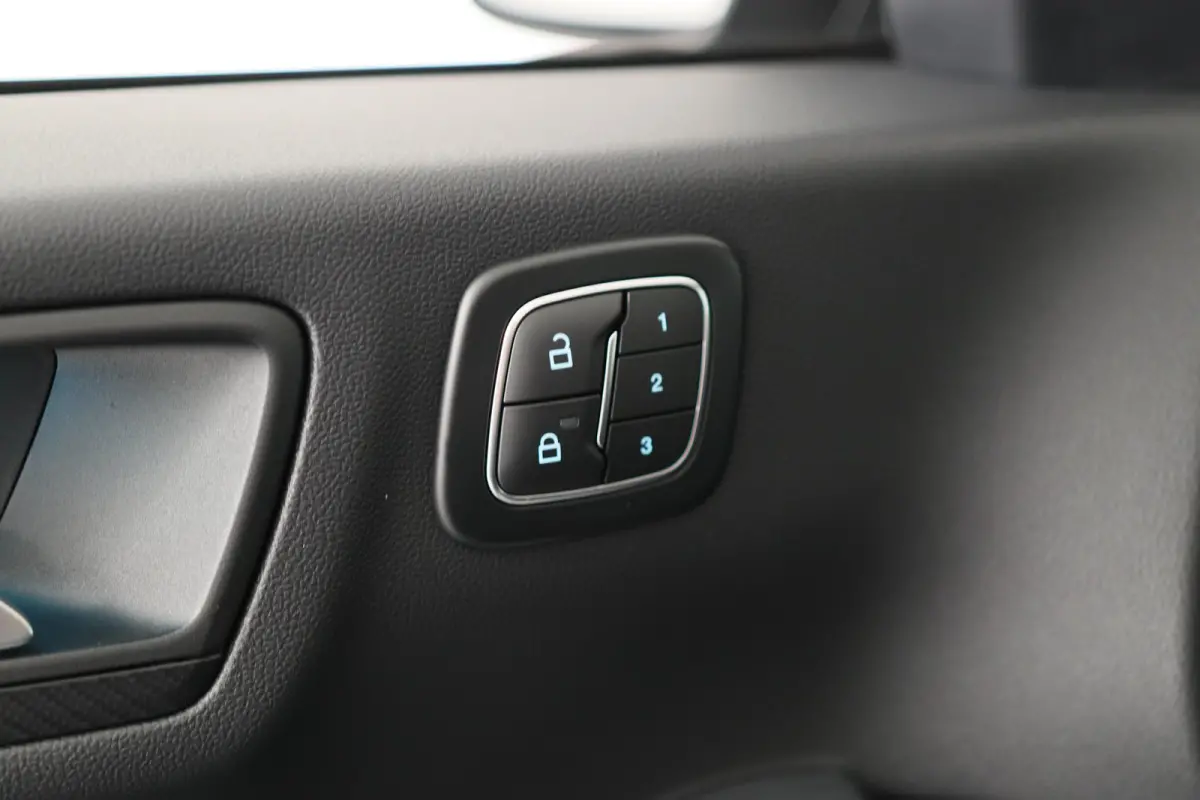 2.5 PHEV ST-Line X | Black Pack | Trekhaak | Elektrisch Panoramadak | Matrix LED | Winter Pack | B&O Audio |