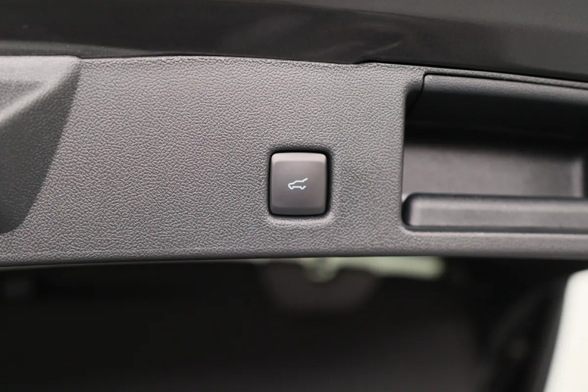 2.5 PHEV ST-Line X | Black Pack | Trekhaak | Elektrisch Panoramadak | Matrix LED | Winter Pack | B&O Audio |