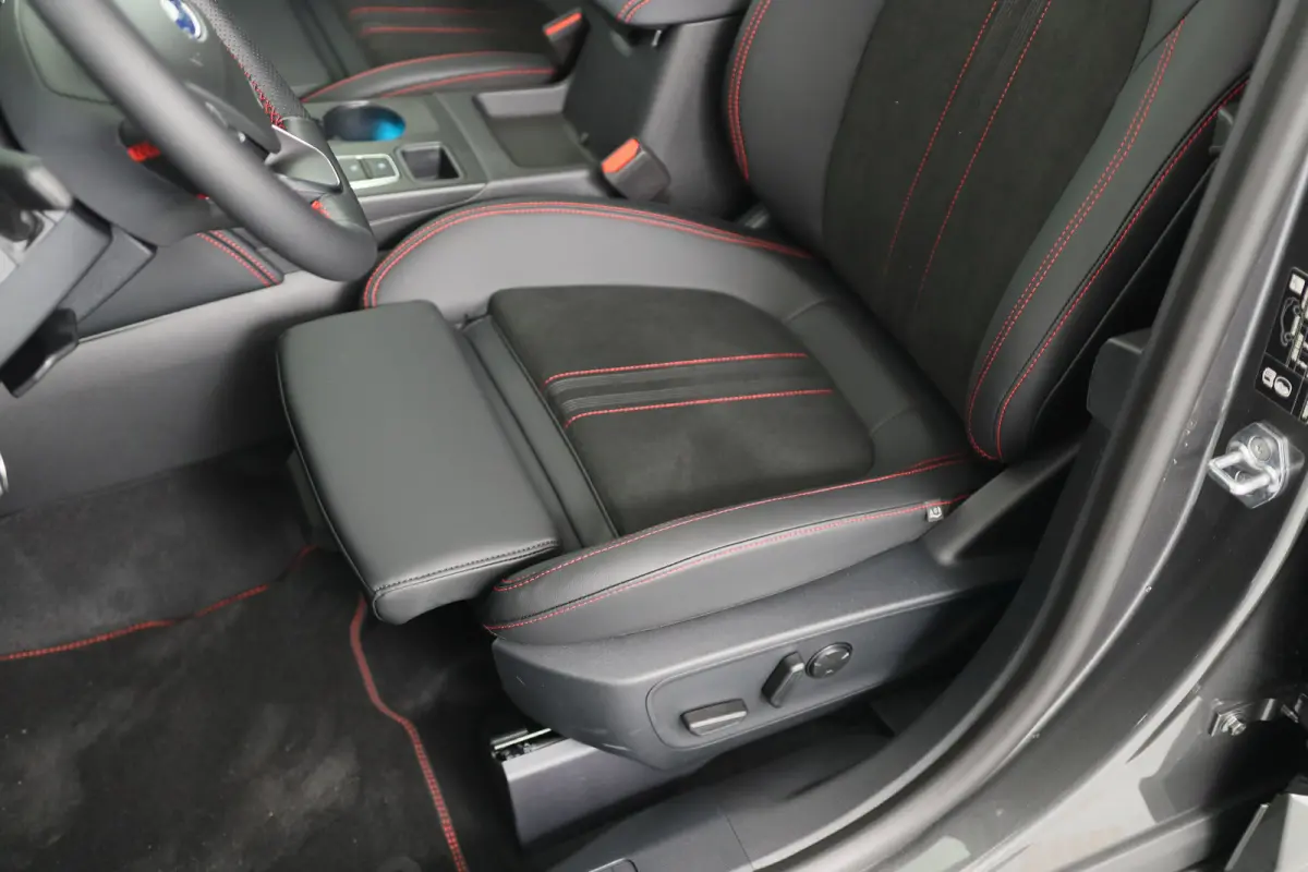 2.5 PHEV ST-Line X | Black Pack | Trekhaak | Elektrisch Panoramadak | Matrix LED | Winter Pack | B&O Audio |