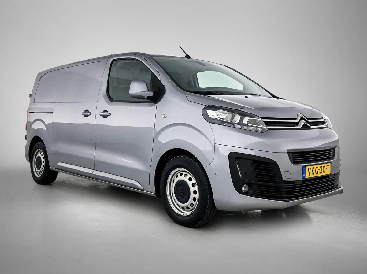 Club M 120pk BlueHDI Automaat | Navigatie | Camera achter | Trekhaak | 3-zitplaatsen | Cruise control | Apple Carplay en Android auto