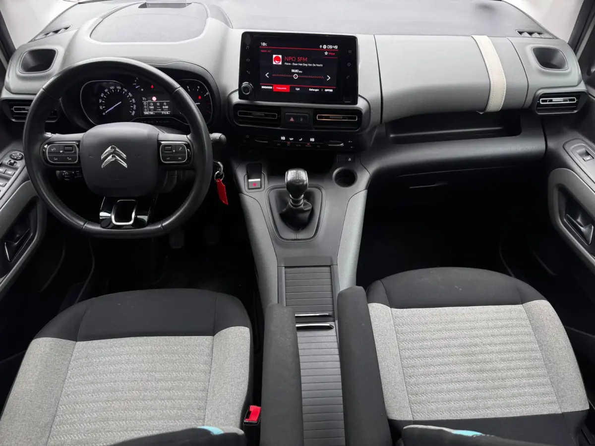 1.2 PureTech Shine | Panoramadak | Distributieriem vervangen | Camera | Navi by App | HUD | Climate Control