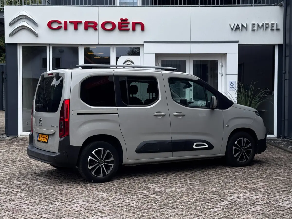 1.2 PureTech Shine | Panoramadak | Distributieriem vervangen | Camera | Navi by App | HUD | Climate Control