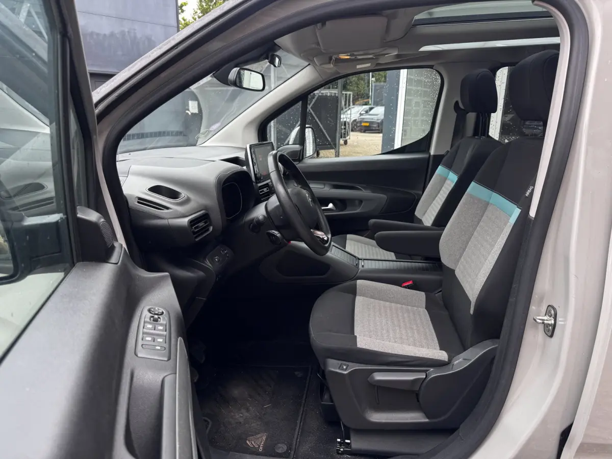1.2 PureTech Shine | Panoramadak | Distributieriem vervangen | Camera | Navi by App | HUD | Climate Control