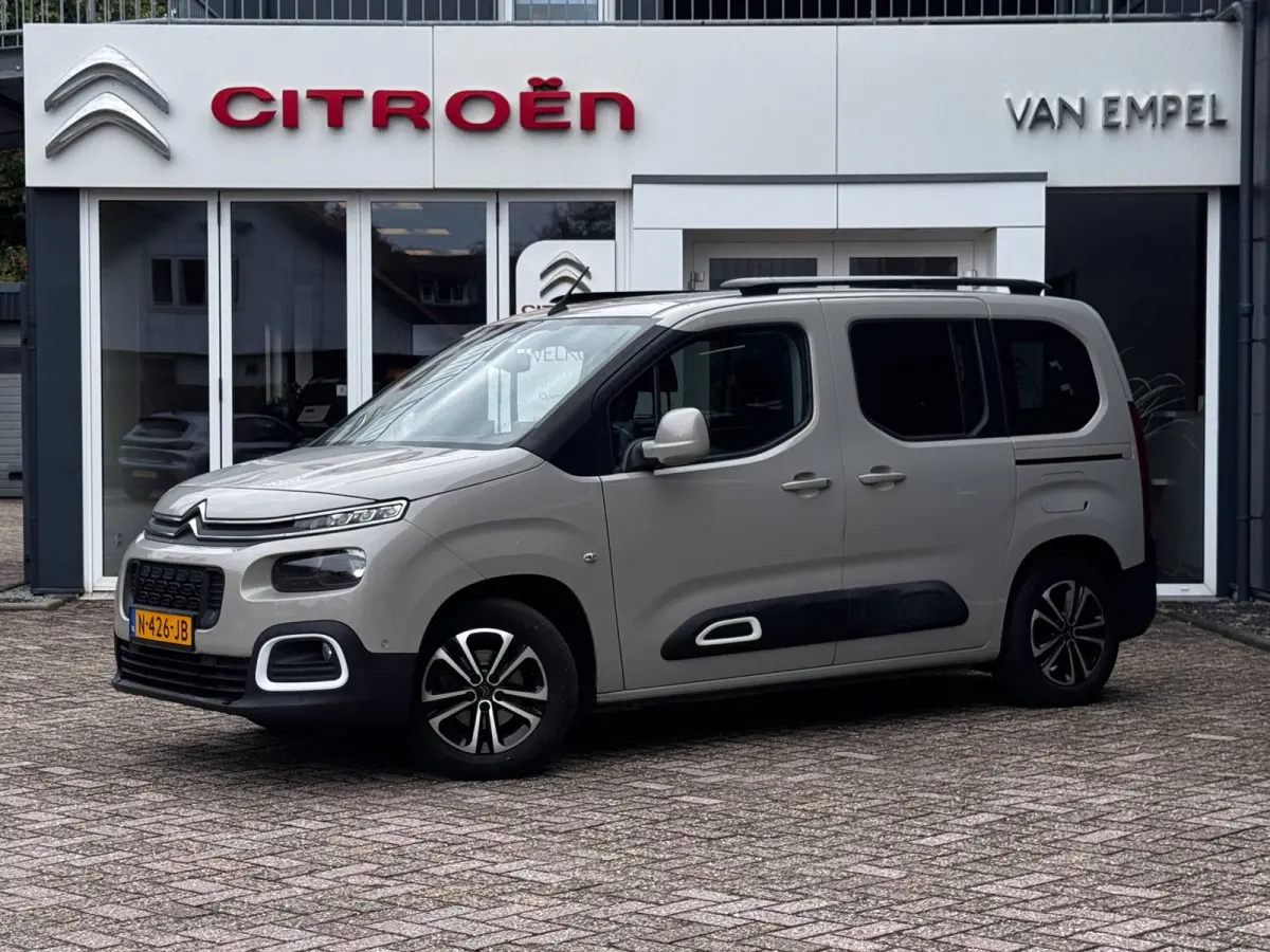 1.2 PureTech Shine | Panoramadak | Distributieriem vervangen | Camera | Navi by App | HUD | Climate Control