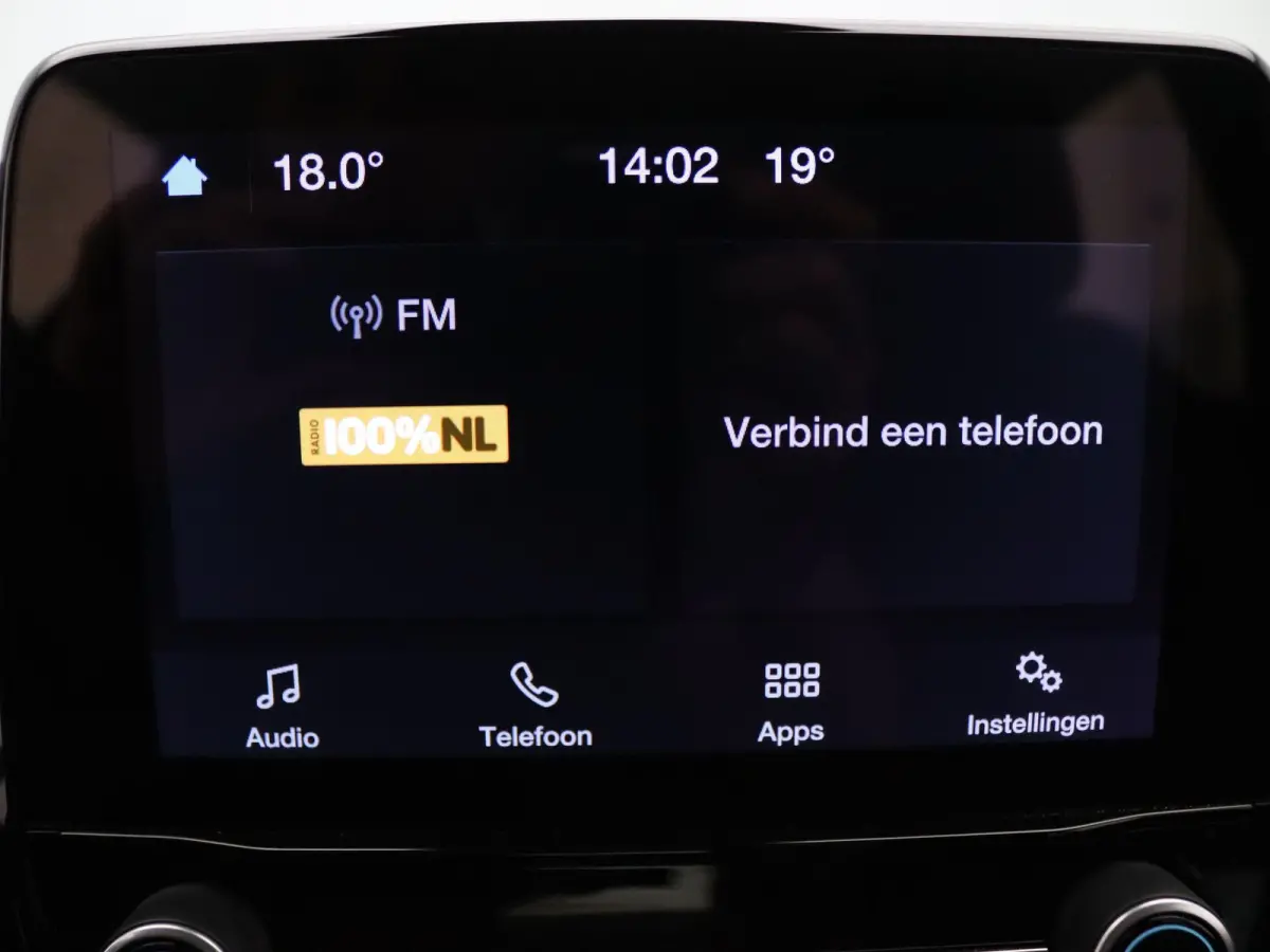125pk EcoBoost Hybrid Titanium Apple Carplay/Android Auto | Climate