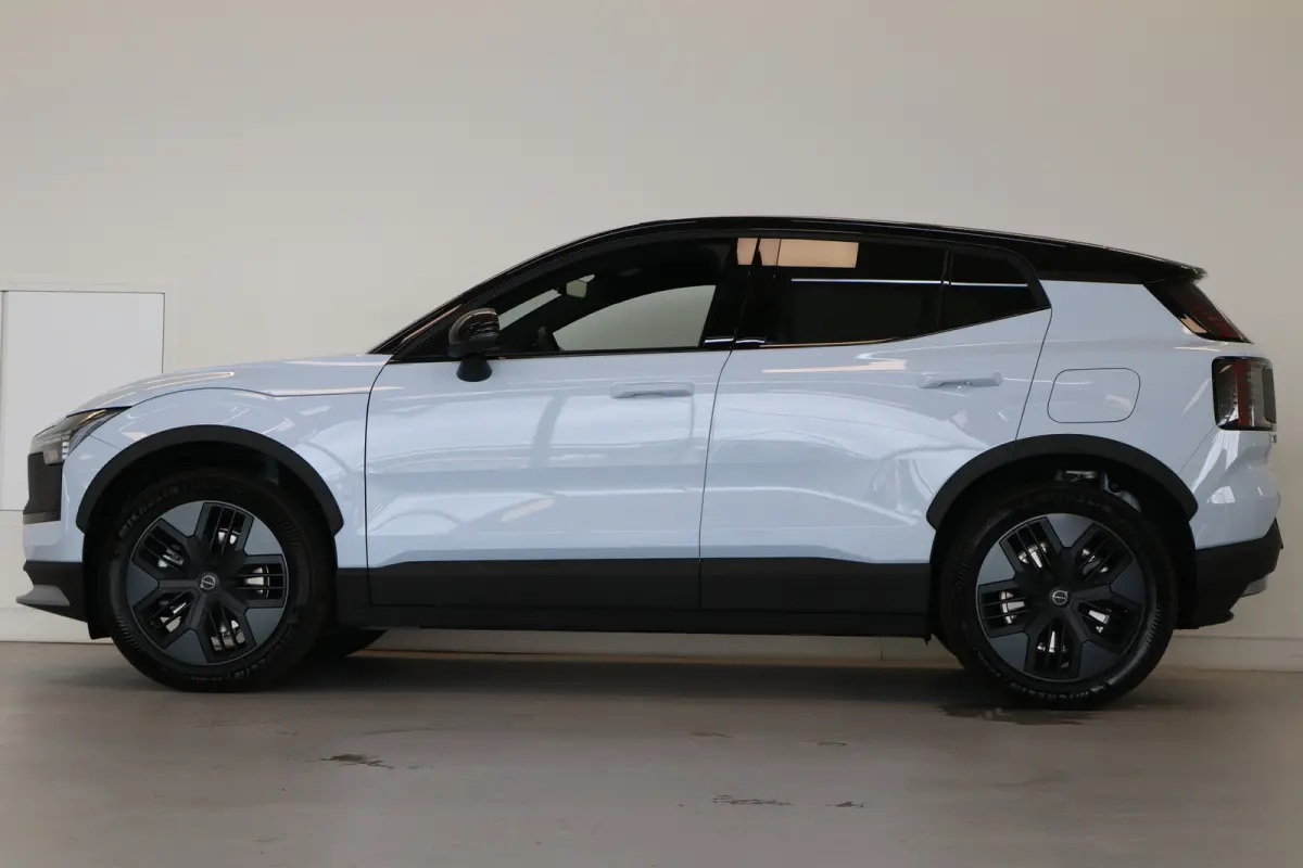 P5 Long Range 272PK Europa Plus 69kWh | Getint Glas | Power Seats | Stoelverw | HK Audio | Achteruitrijcamera | Armsteun voor | Audio installatie premium