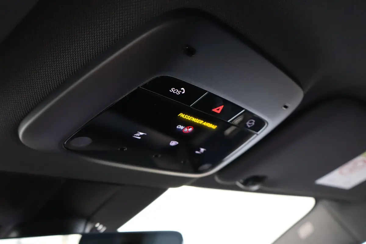 P5 Long Range 272PK Europa Plus 69kWh | Getint Glas | Power Seats | Stoelverw | HK Audio | Achteruitrijcamera | Armsteun voor | Audio installatie premium