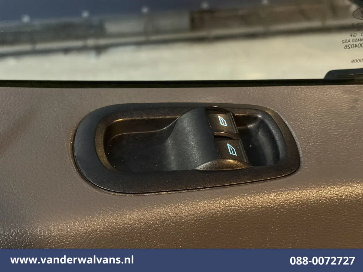 2.0 TDCI 130pk L3H2 Euro6 Airco | Cruisecontrol | Camera | Parkeersensoren Verwarmde voorruit, Bijrijdersbank