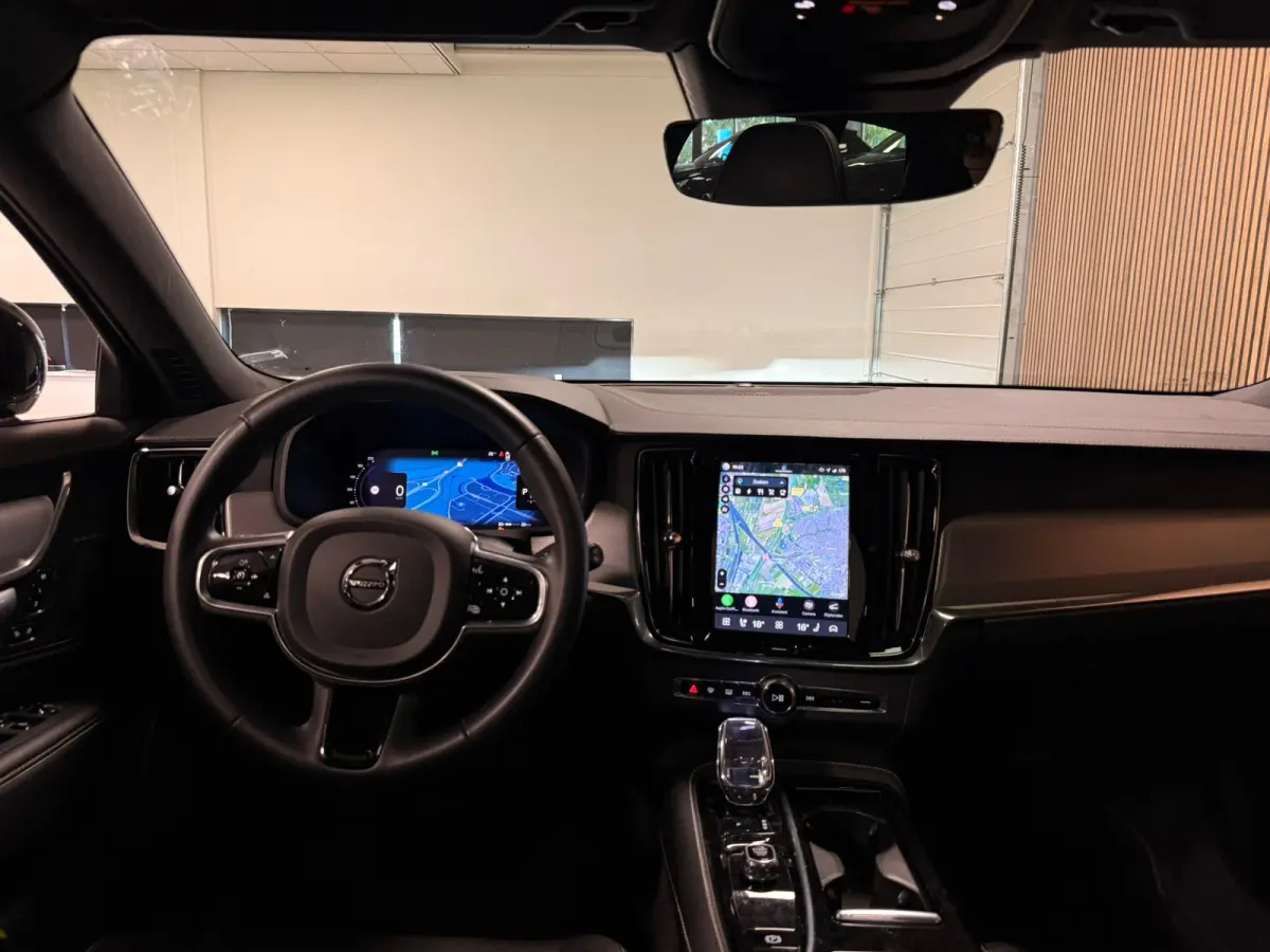 T8 AWD Plus Dark Long Range | Schuifdak | Harman Kardon | 455pk | Adaptieve Cruise Control | Stoelverwarming voor+achter | Stuurwielverwarming | 19 Inch | Full LED  Meesturende koplampen | P