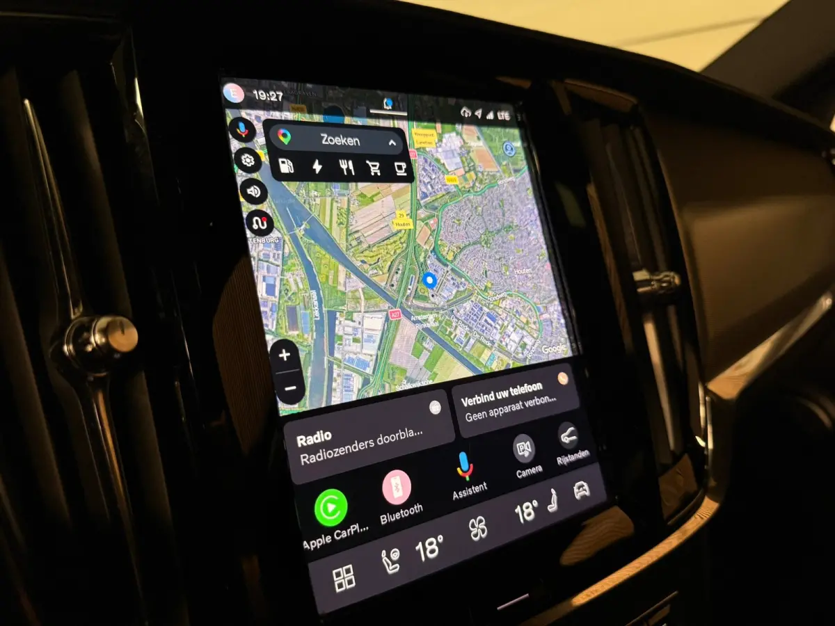 T8 AWD Plus Dark Long Range | Schuifdak | Harman Kardon | 455pk | Adaptieve Cruise Control | Stoelverwarming voor+achter | Stuurwielverwarming | 19 Inch | Full LED  Meesturende koplampen | P
