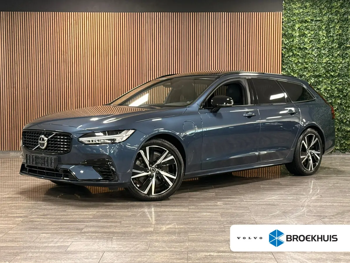 T8 AWD Plus Dark Long Range | Schuifdak | Harman Kardon | 455pk | Adaptieve Cruise Control | Stoelverwarming voor+achter | Stuurwielverwarming | 19 Inch | Full LED  Meesturende koplampen | P