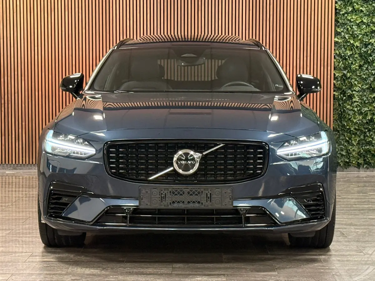 T8 AWD Plus Dark Long Range | Schuifdak | Harman Kardon | 455pk | Adaptieve Cruise Control | Stoelverwarming voor+achter | Stuurwielverwarming | 19 Inch | Full LED  Meesturende koplampen | P