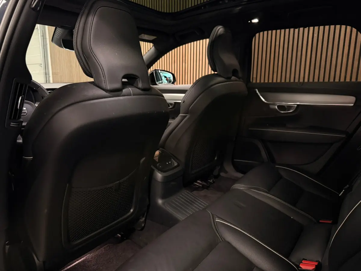 T8 AWD Plus Dark Long Range | Schuifdak | Harman Kardon | 455pk | Adaptieve Cruise Control | Stoelverwarming voor+achter | Stuurwielverwarming | 19 Inch | Full LED  Meesturende koplampen | P