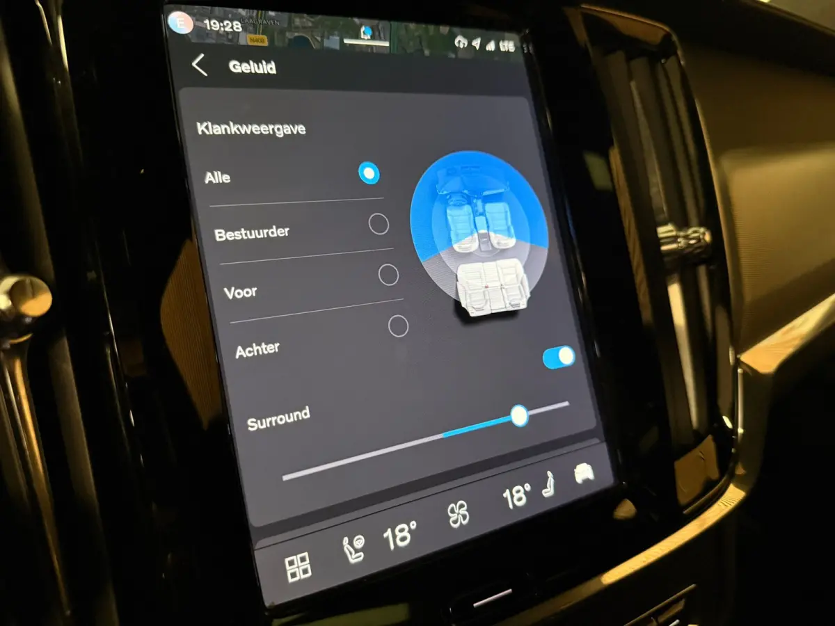 T8 AWD Plus Dark Long Range | Schuifdak | Harman Kardon | 455pk | Adaptieve Cruise Control | Stoelverwarming voor+achter | Stuurwielverwarming | 19 Inch | Full LED  Meesturende koplampen | P