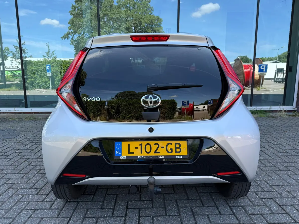 1.0 VVT-i x-joy - Automaat - Climate - Trekhaak - Media - Org.NL