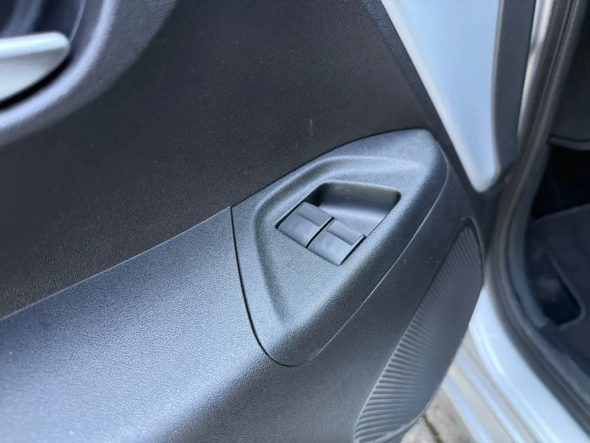 1.0 VVT-i x-joy - Automaat - Climate - Trekhaak - Media - Org.NL