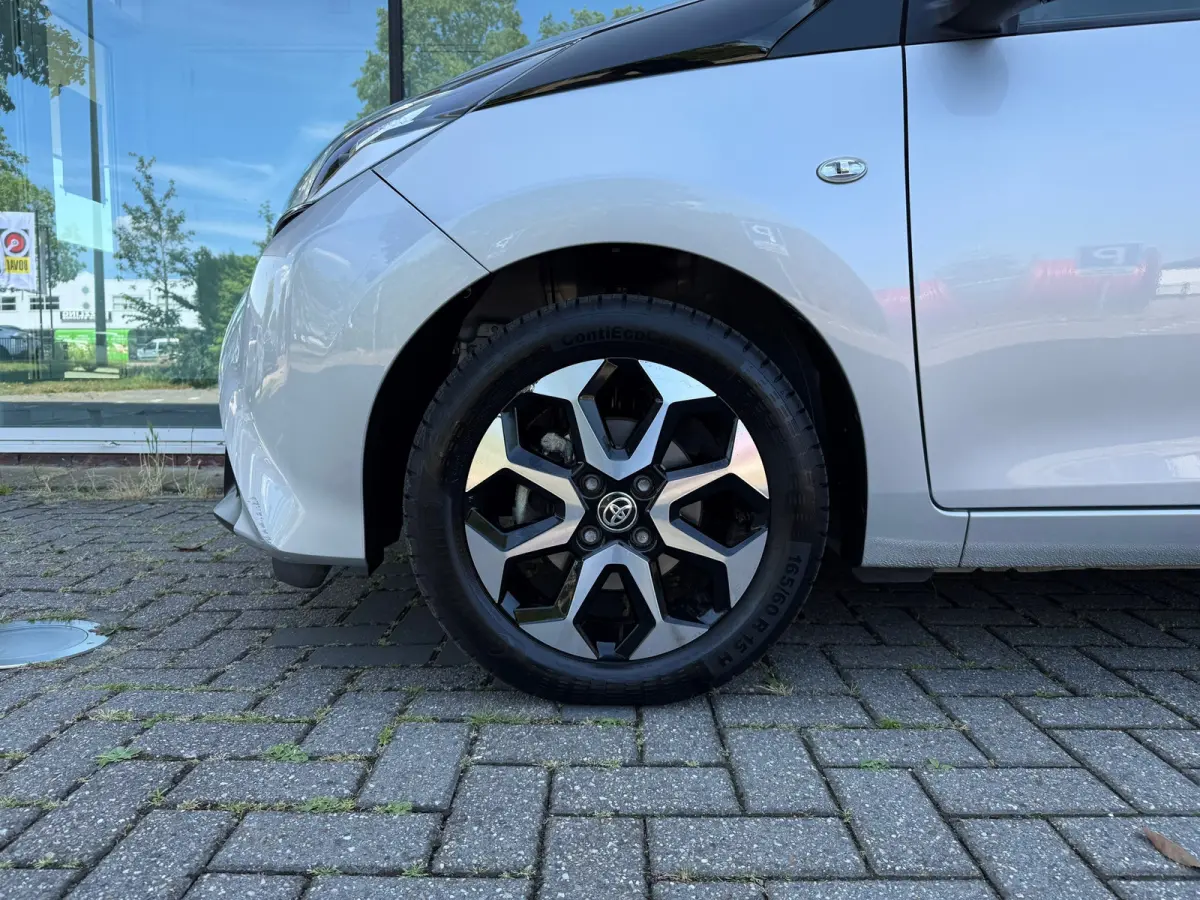 1.0 VVT-i x-joy - Automaat - Climate - Trekhaak - Media - Org.NL