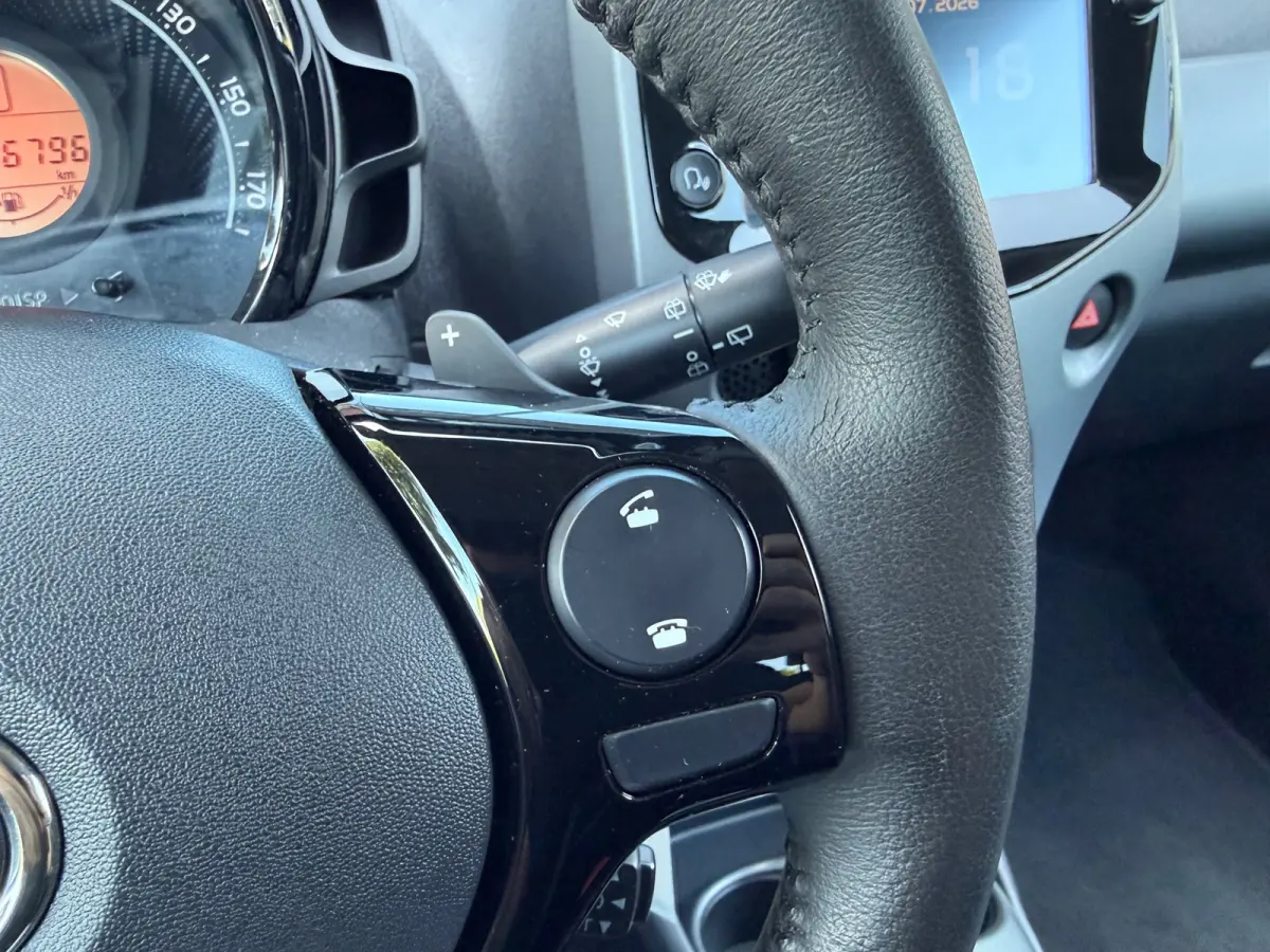 1.0 VVT-i x-joy - Automaat - Climate - Trekhaak - Media - Org.NL