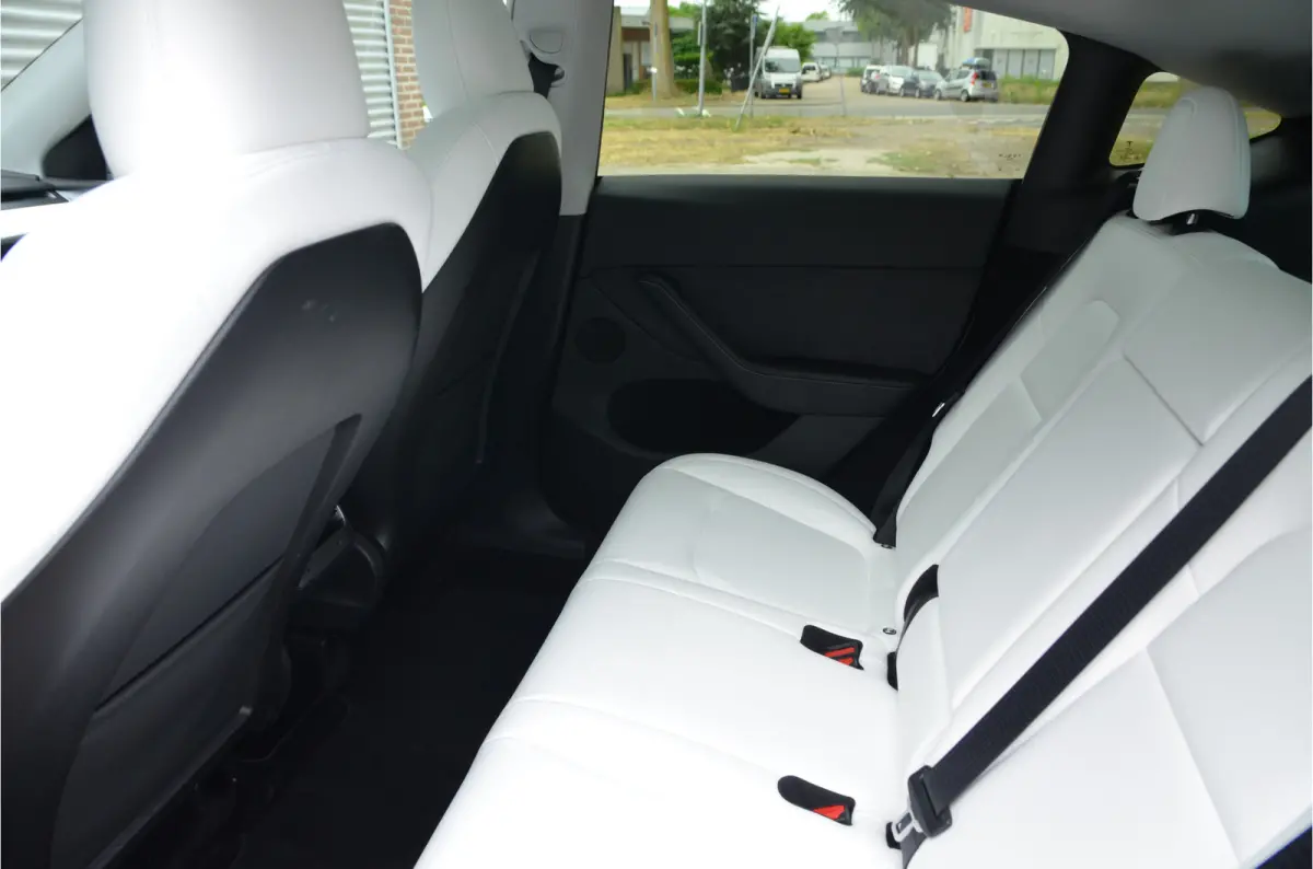 Long Range AWD 75 kWh Trekhaak (1.600kg), Enhanced AutoPilot3.0 (twv 3.800,-)