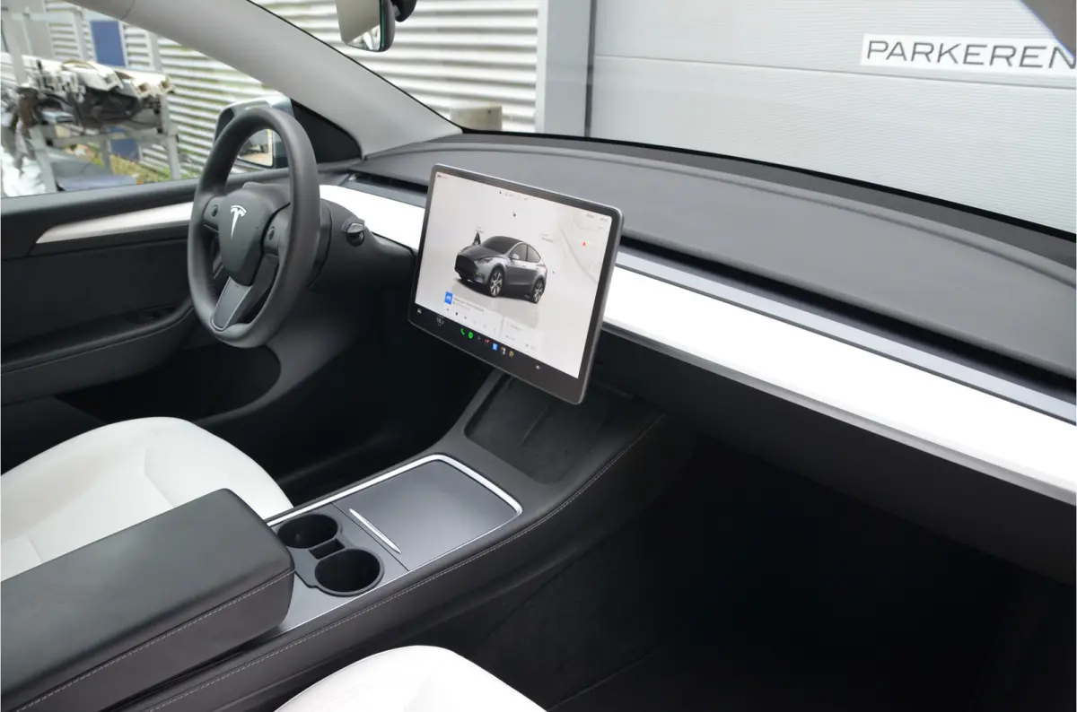 Long Range AWD 75 kWh Trekhaak (1.600kg), Enhanced AutoPilot3.0 (twv 3.800,-)