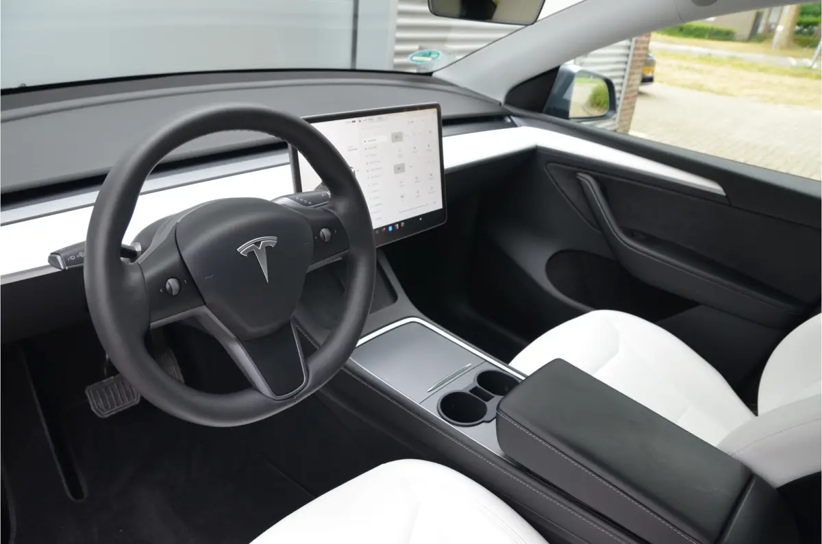 Long Range AWD 75 kWh Trekhaak (1.600kg), Enhanced AutoPilot3.0 (twv 3.800,-)