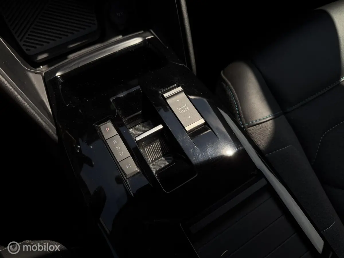 1.2 PureTech Feel|Automaat|Carplay|Camera|Stoelverwarming|Stuurverwarming|