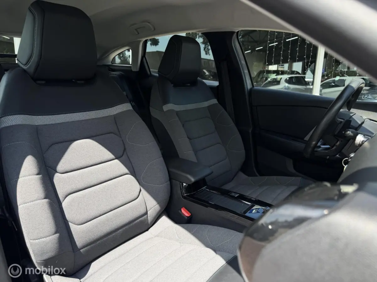 1.2 PureTech Feel|Automaat|Carplay|Camera|Stoelverwarming|Stuurverwarming|