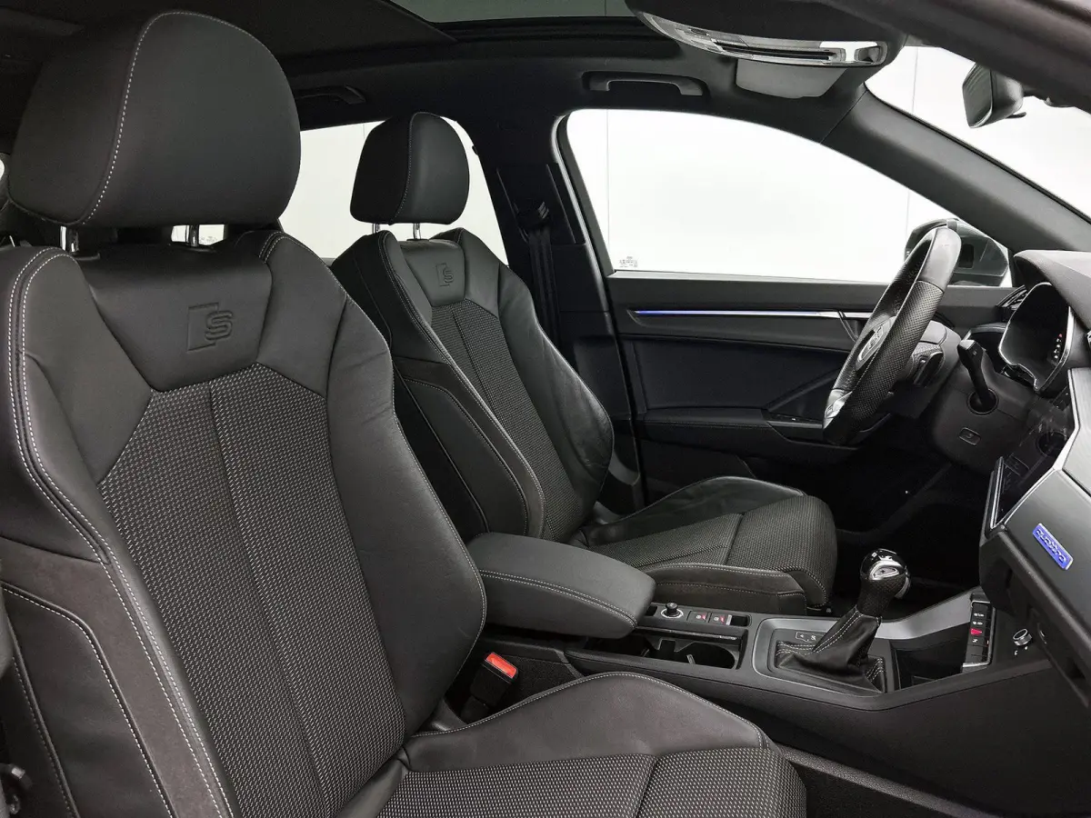 40 TFSI quattro S Line 190 PK | S-line | Panoramadak | Navigatie | Trekhaak | Navigatie | Sfeerverlichting | Adaptive Cruise Control | Lichtmetalen velgen |