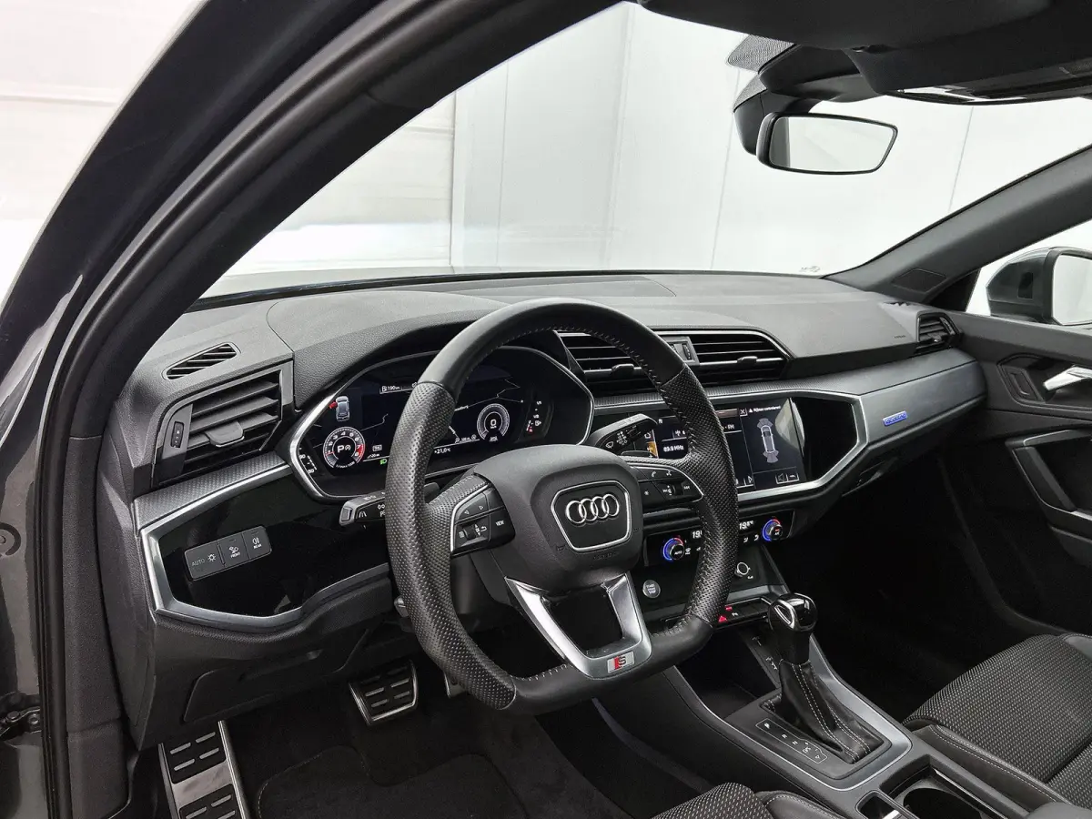 40 TFSI quattro S Line 190 PK | S-line | Panoramadak | Navigatie | Trekhaak | Navigatie | Sfeerverlichting | Adaptive Cruise Control | Lichtmetalen velgen |