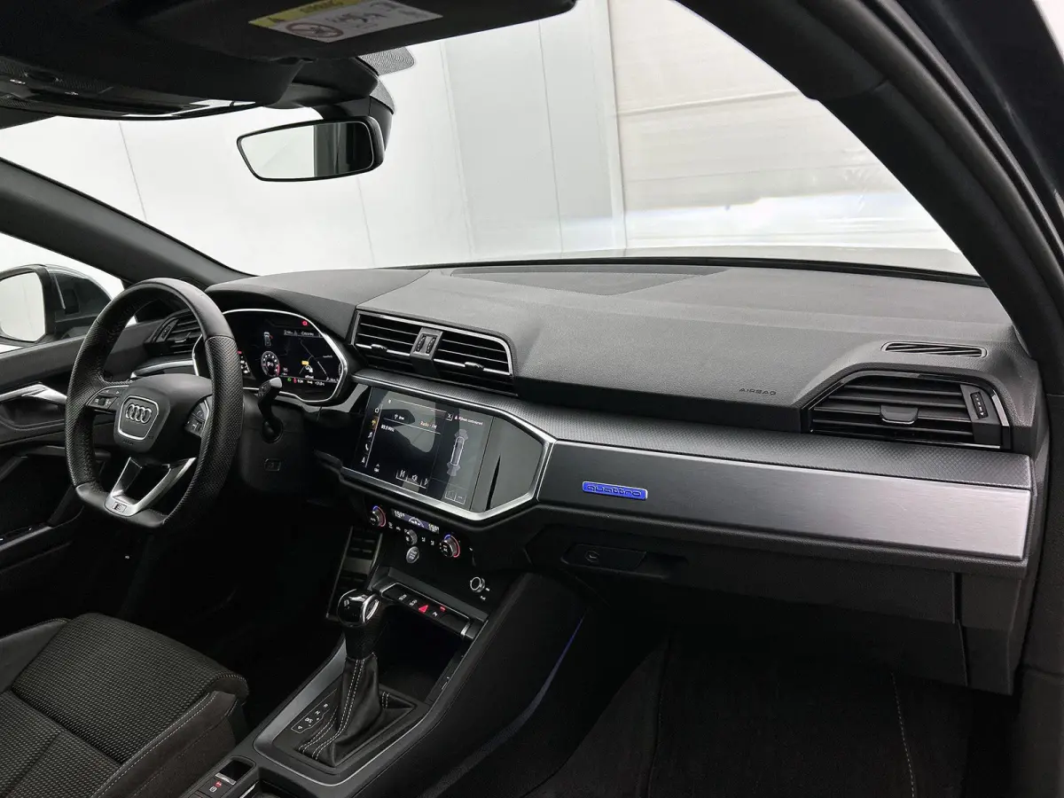 40 TFSI quattro S Line 190 PK | S-line | Panoramadak | Navigatie | Trekhaak | Navigatie | Sfeerverlichting | Adaptive Cruise Control | Lichtmetalen velgen |