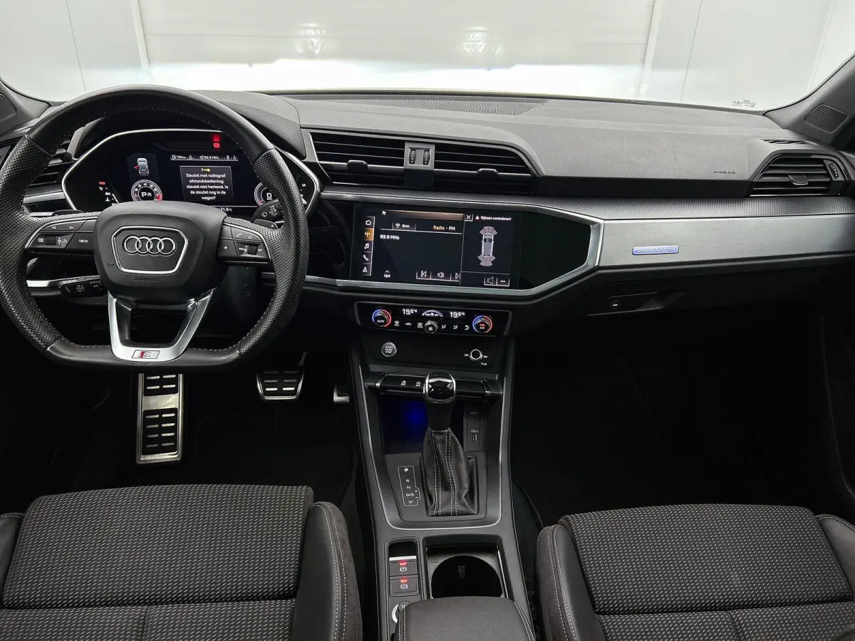 40 TFSI quattro S Line 190 PK | S-line | Panoramadak | Navigatie | Trekhaak | Navigatie | Sfeerverlichting | Adaptive Cruise Control | Lichtmetalen velgen |