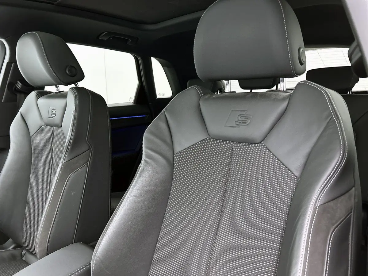 40 TFSI quattro S Line 190 PK | S-line | Panoramadak | Navigatie | Trekhaak | Navigatie | Sfeerverlichting | Adaptive Cruise Control | Lichtmetalen velgen |