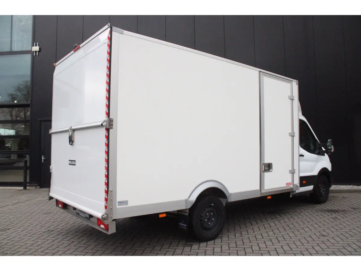 350 L4H1 Skeletal Bakwagen 170pk FWD | Automaat | Groot scherm | Camera