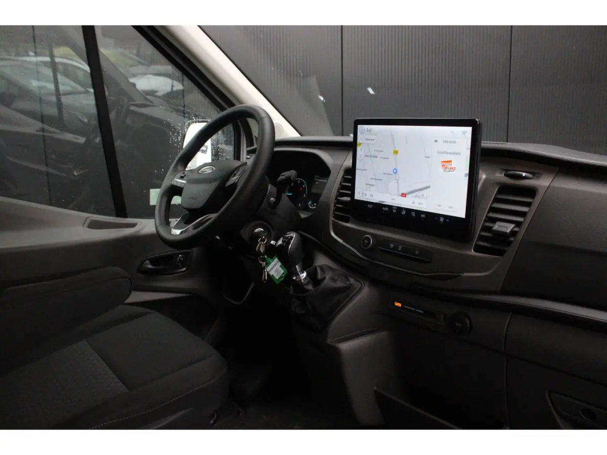 350 L4H1 Skeletal Bakwagen 170pk FWD | Automaat | Groot scherm | Camera