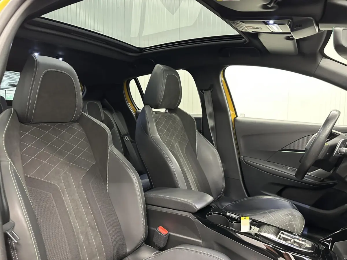 1.2 PureTech GT Pack Pano Carplay Camera Stoelverwarming