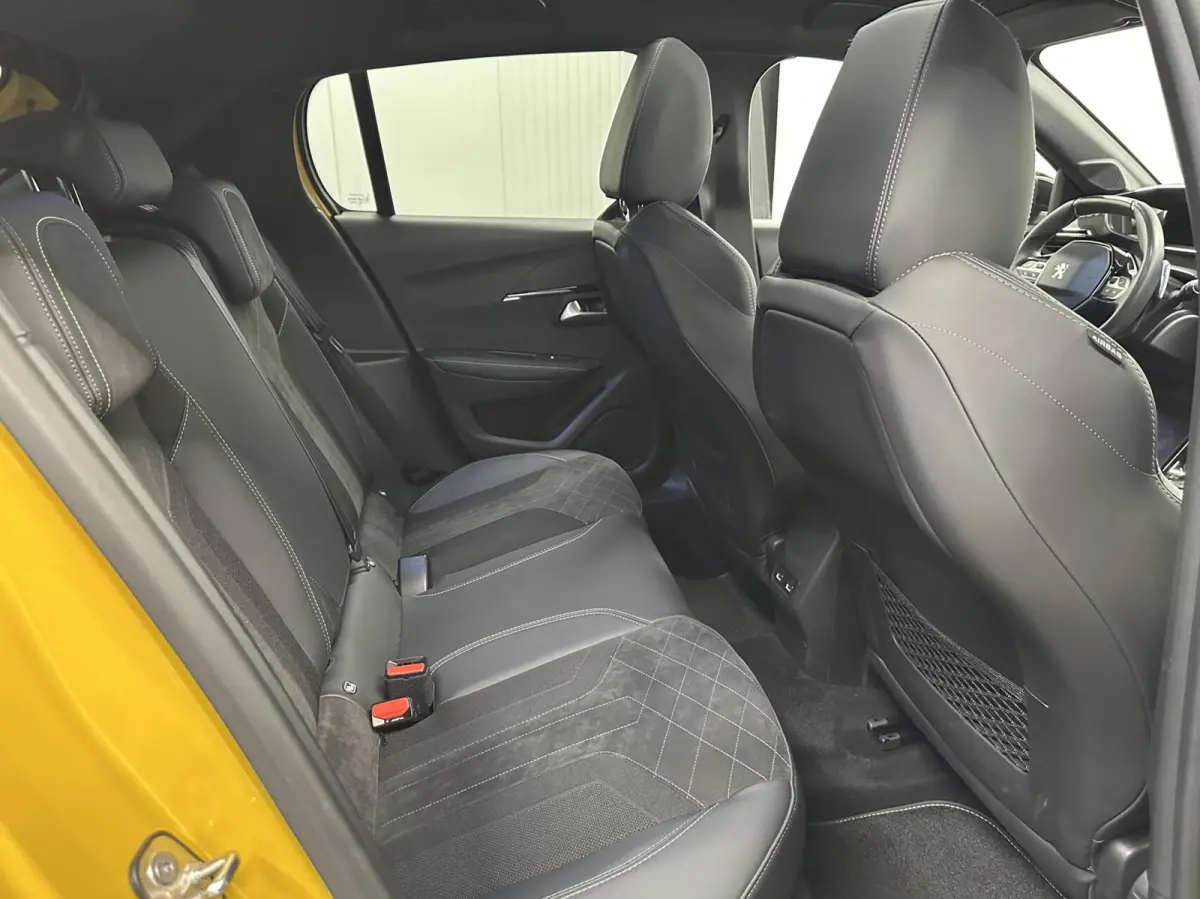 1.2 PureTech GT Pack Pano Carplay Camera Stoelverwarming