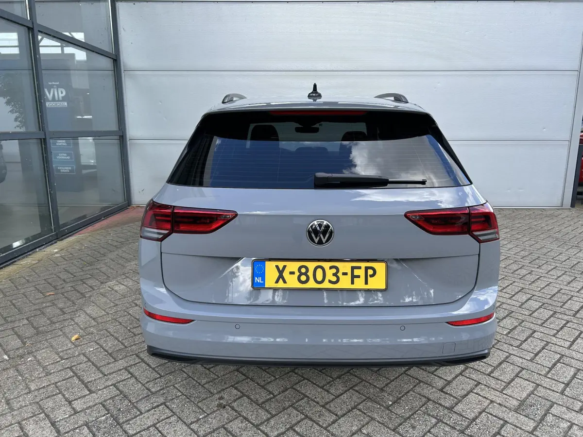 1.0 eTSI Life Business 110 PK | Automaat | Stoelverwarming | Parkeersensoren | Navigatie | Achteruitrijcamera | Adaptive Cruise Control | Climatronic | Digital Cockpit | LED | 18" Lichtmetaa