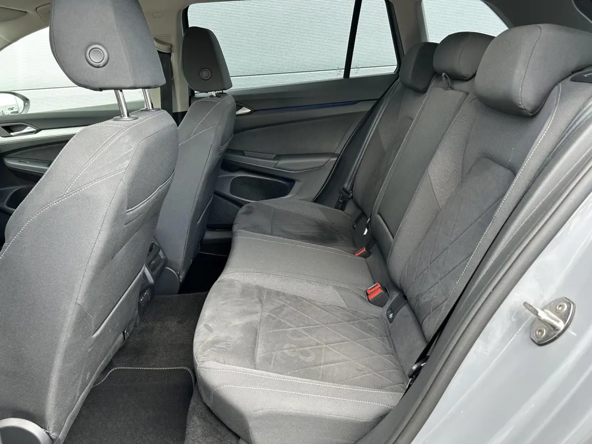 1.0 eTSI Life Business 110 PK | Automaat | Stoelverwarming | Parkeersensoren | Navigatie | Achteruitrijcamera | Adaptive Cruise Control | Climatronic | Digital Cockpit | LED | 18" Lichtmetaa