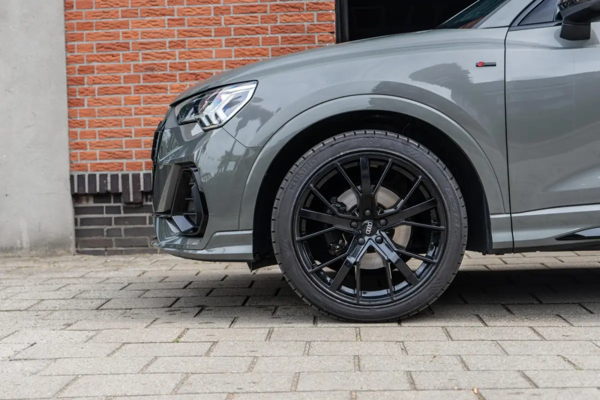 35 TFSI S Line Keyless / ACC / Apple car play