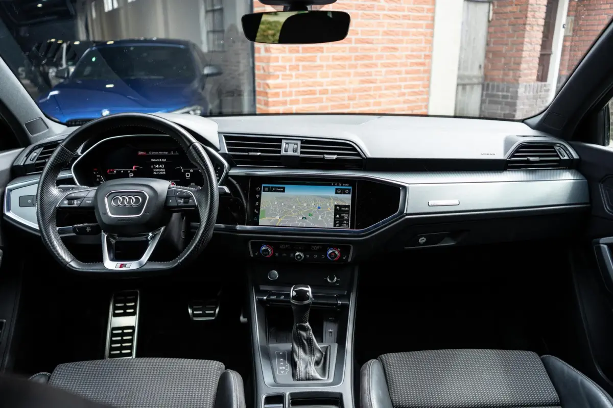 35 TFSI S Line Keyless / ACC / Apple car play