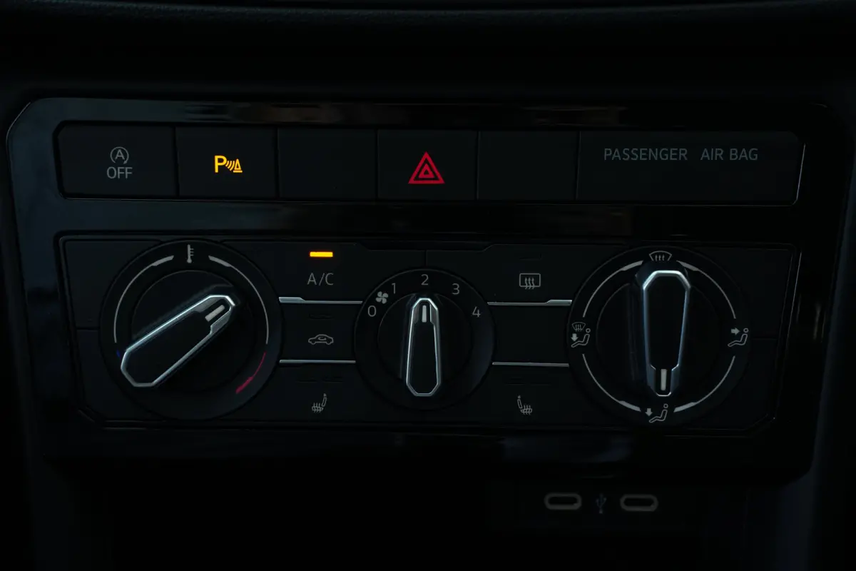 1.0 TSI Life | Camera | Apple Carplay | Navi |