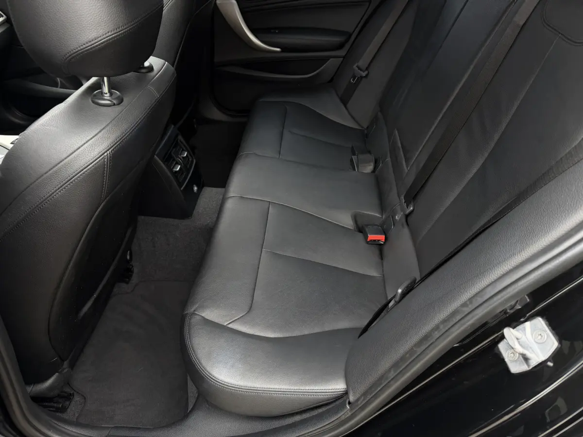 125i Centennial / Automaat / 225PK / Leder / Keyless / Camera / Sensoren V+A /