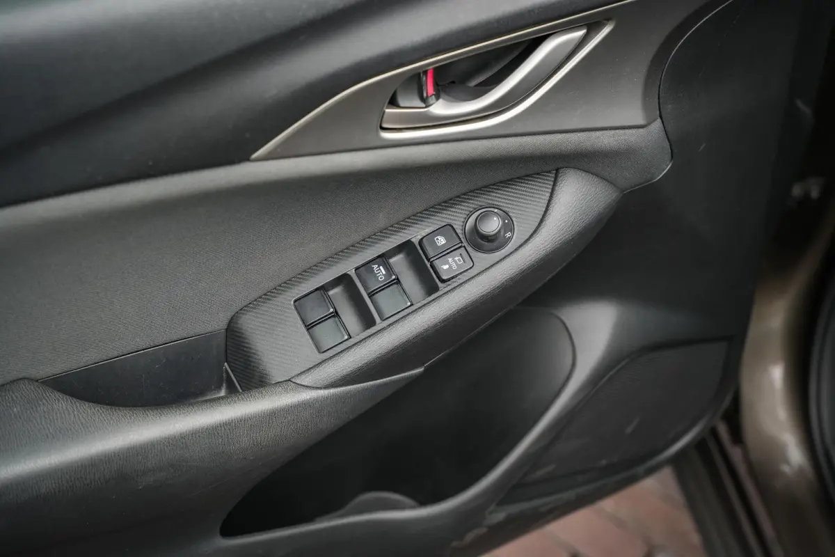 2.0 SkyActiv-G 120 Dynamic Cruise Control Airco Automatisch Navigatie Stoelverw. PDC Automaat!
